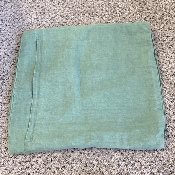 NWOT Linen light green textured front pillow cover. 18” X 17” - Picture 2 of 2